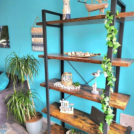 Seaside Beach Themed Home With Garden And Driveway ลิธึม เซนต์ แอนน์ส ภายนอก รูปภาพ