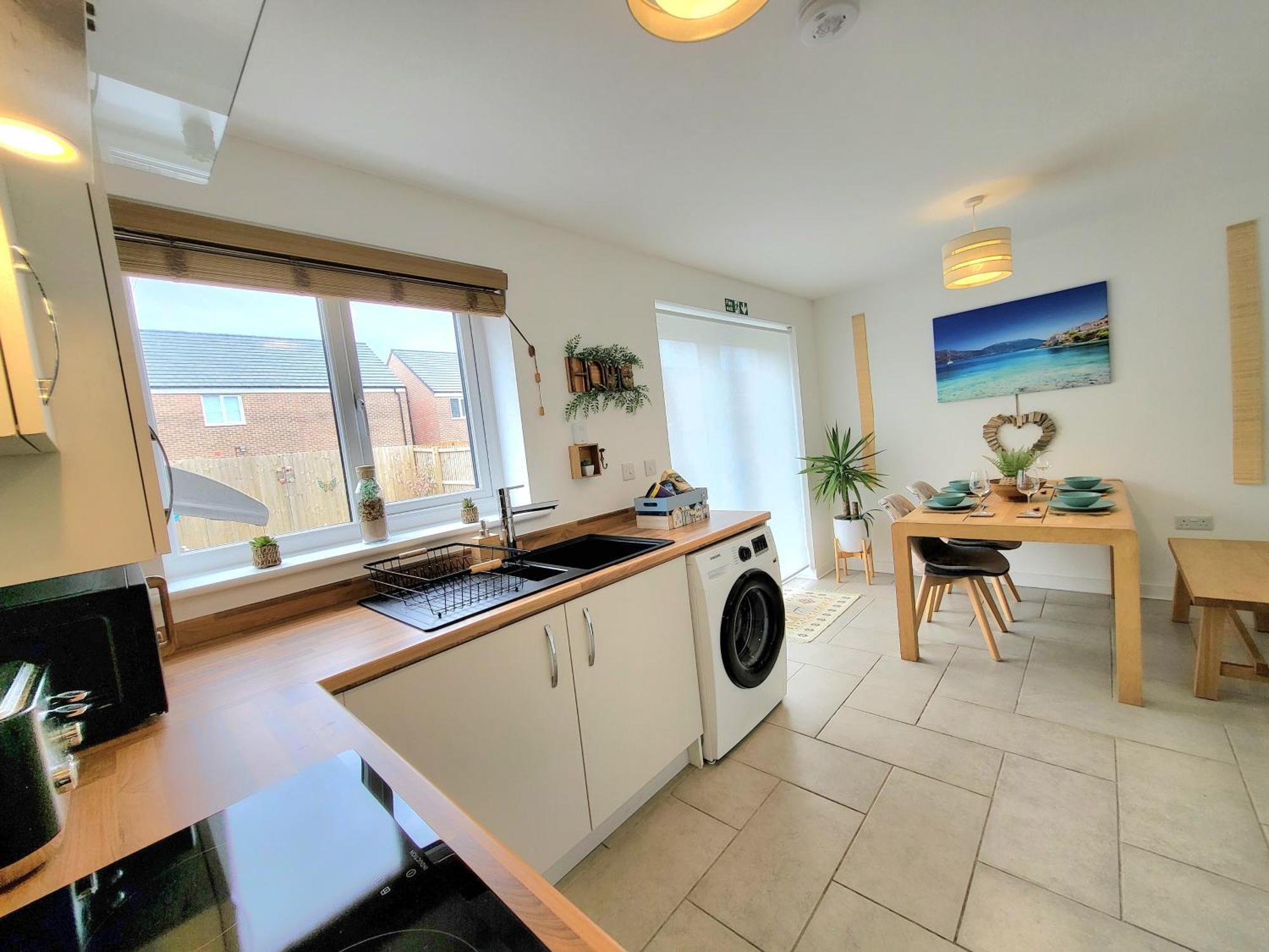 Seaside Beach Themed Home With Garden And Driveway ลิธึม เซนต์ แอนน์ส ภายนอก รูปภาพ