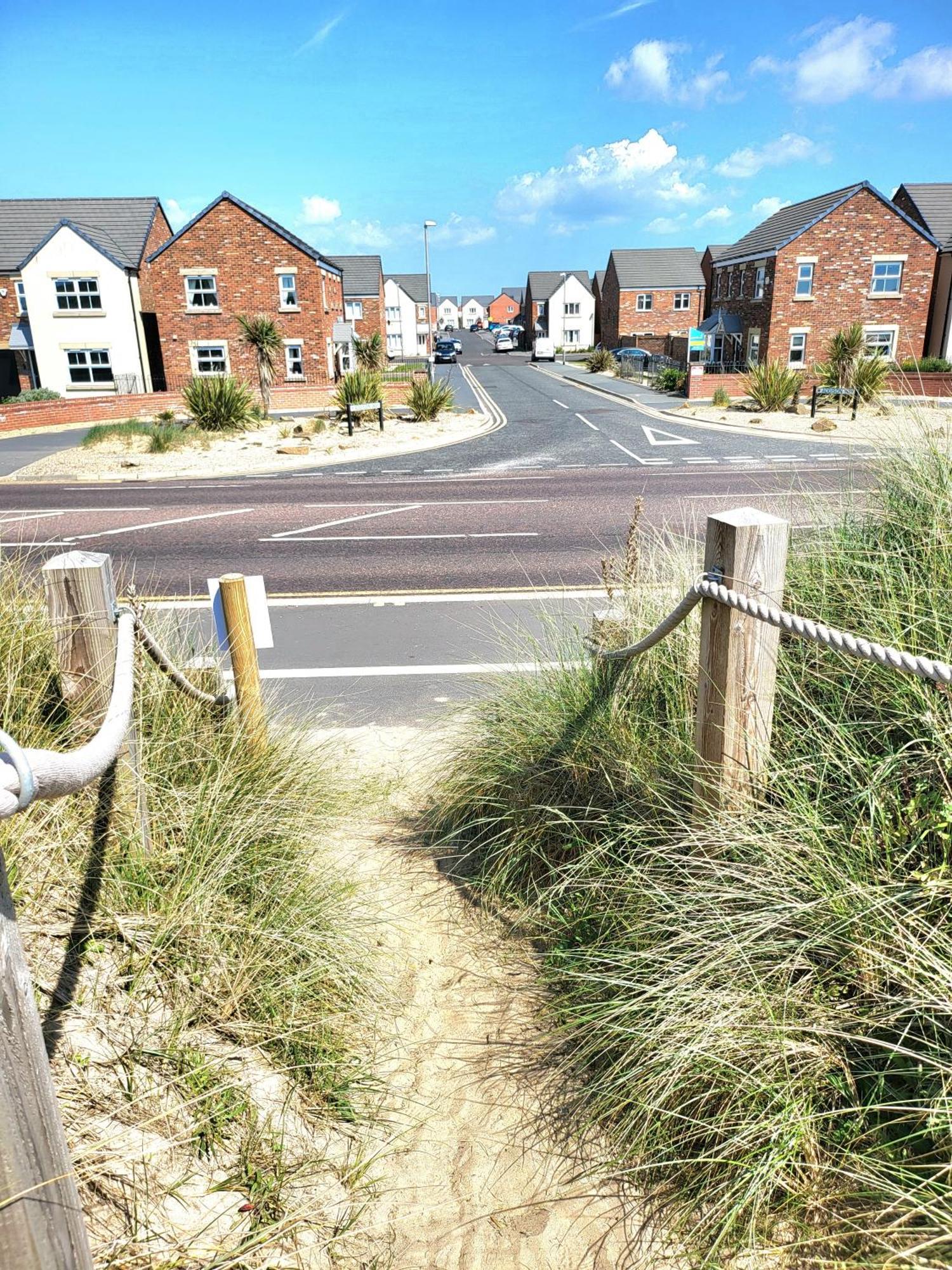 Seaside Beach Themed Home With Garden And Driveway ลิธึม เซนต์ แอนน์ส ภายนอก รูปภาพ