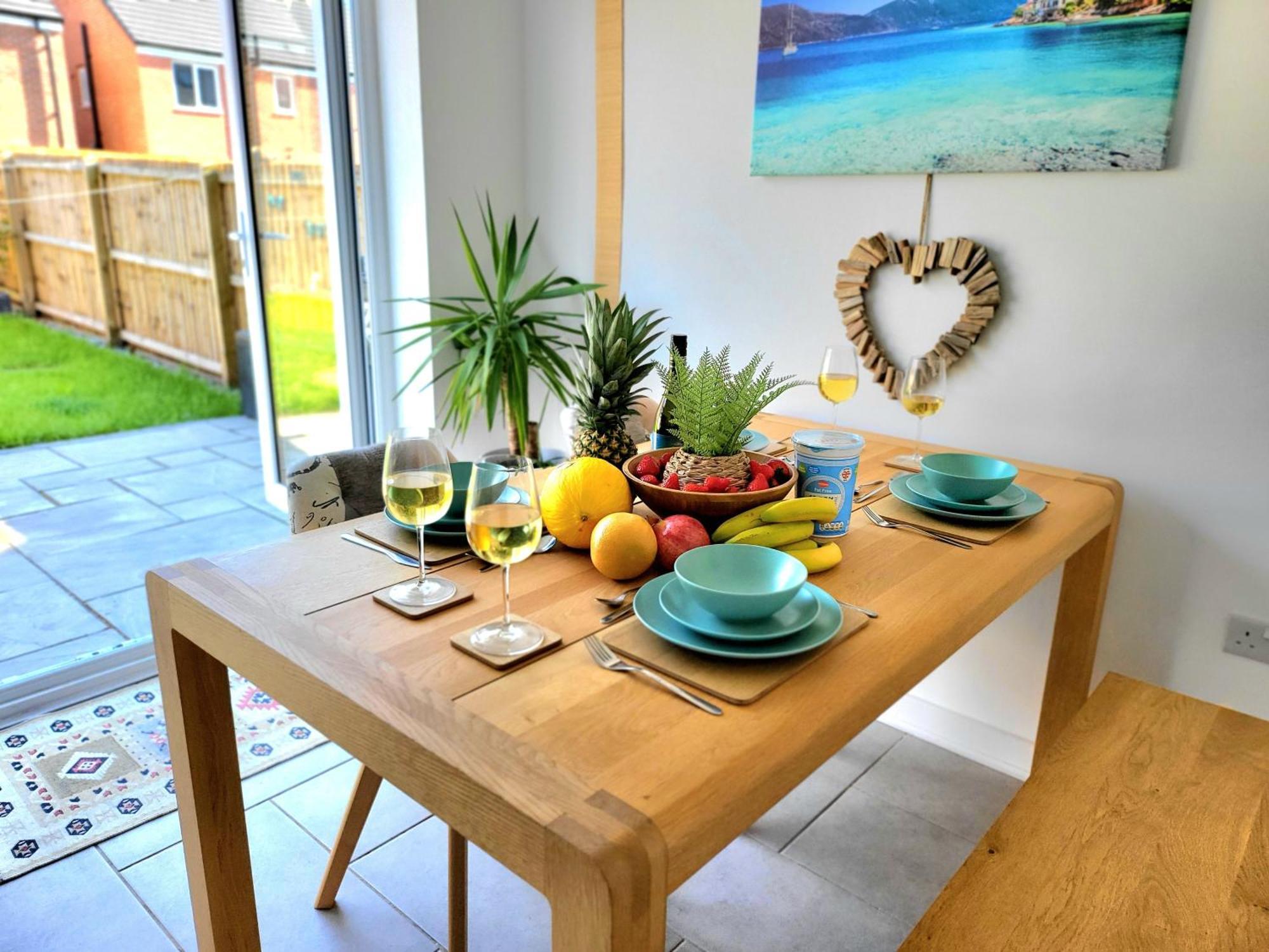 Seaside Beach Themed Home With Garden And Driveway ลิธึม เซนต์ แอนน์ส ภายนอก รูปภาพ